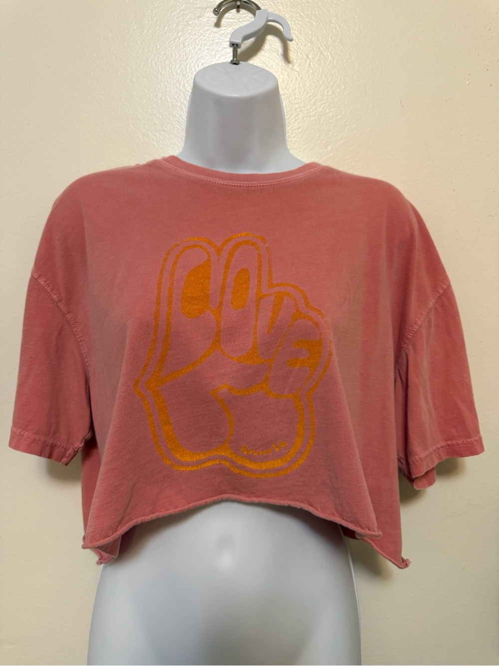 REVICE Cropped Rose Pink Tee with Orange 'LOVE' Graphic